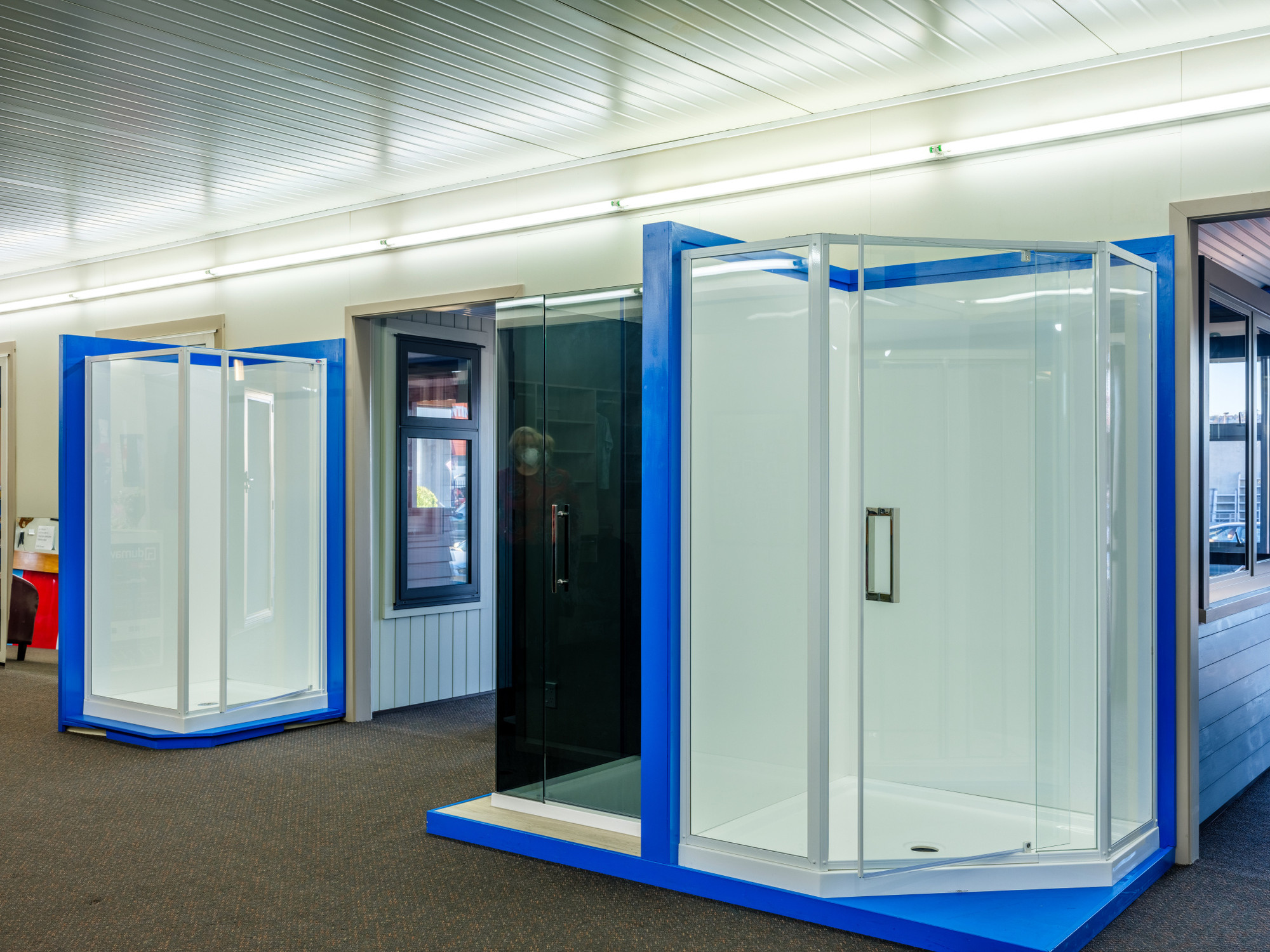 Shower Tray Manufacturers Dunedin Glass Shower Doors & Liners